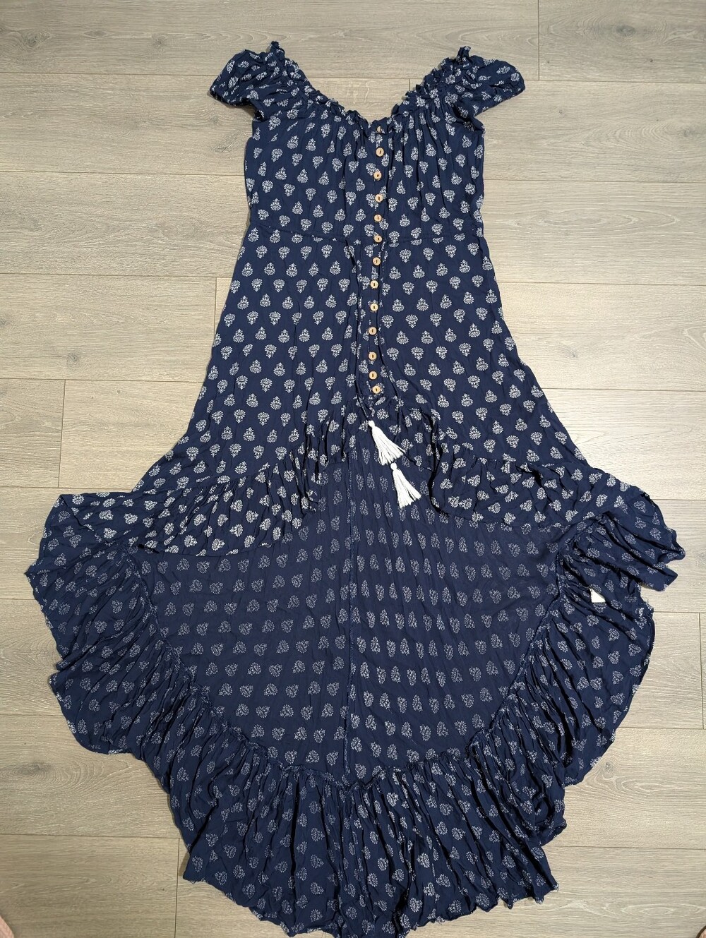Surf Gypsy Boho Maxi Dress•Navy & White🌻Floral•Size S•Button Down•Tassel Hem🌑